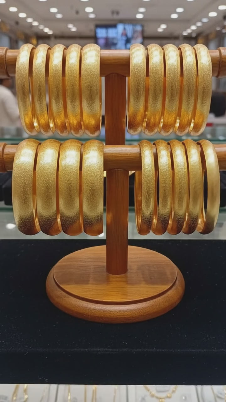 Gold Plated  6 Piece Bangle Set.